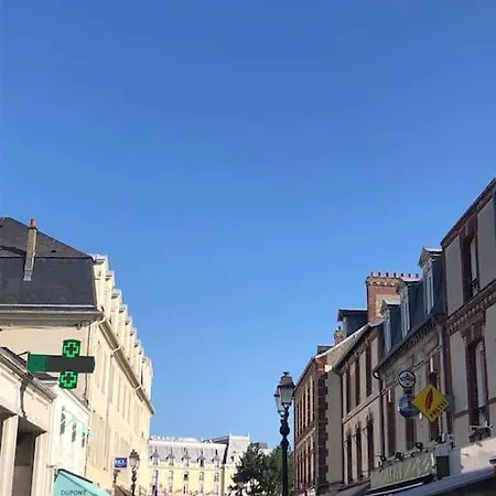 La Baleine - Hyper Centre, Charme Et Calme A Deux Pas De La Кабур